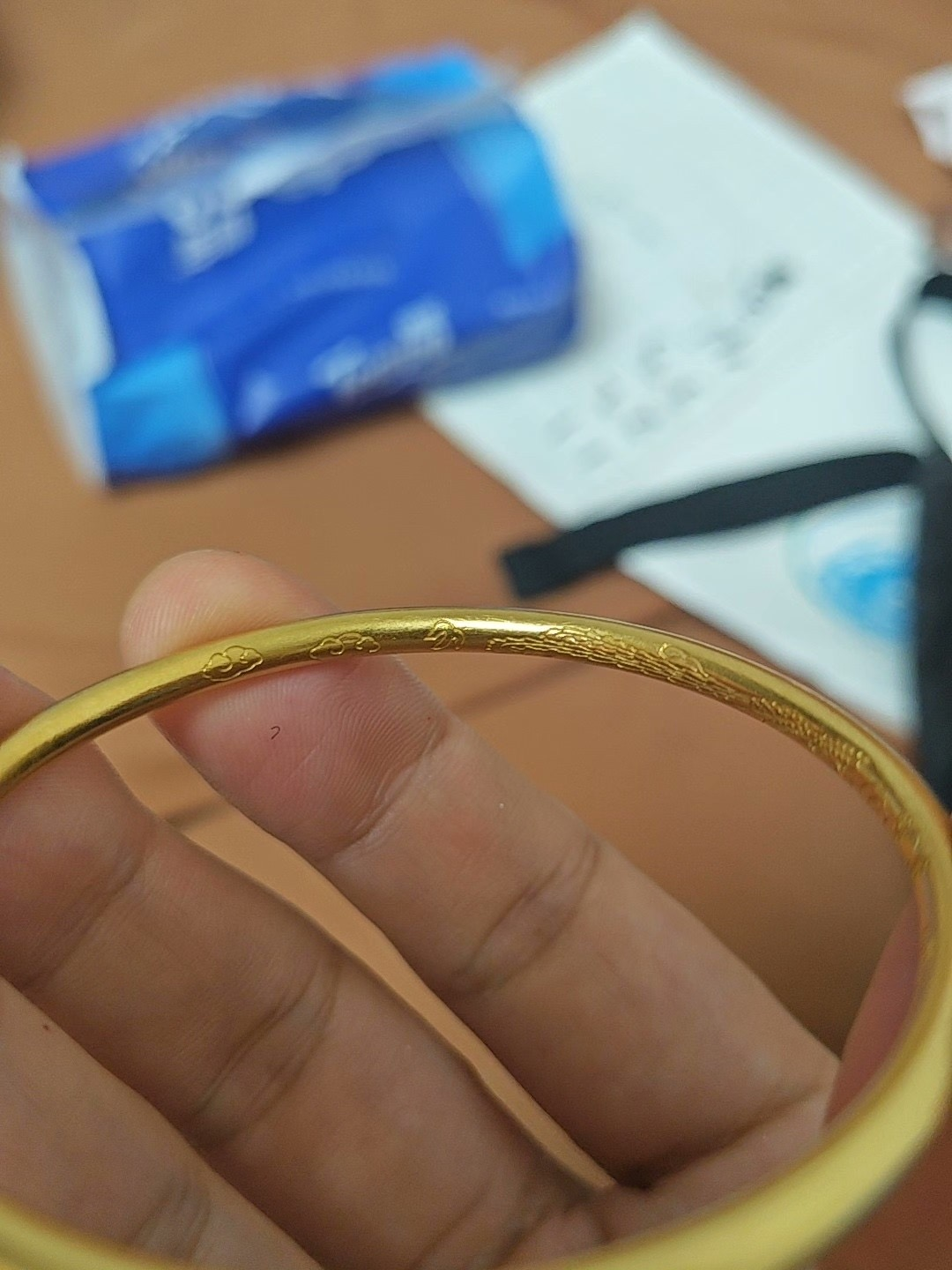 闲鱼用户卖黄金卷入电诈8万元被划扣，警方称符合办案流程