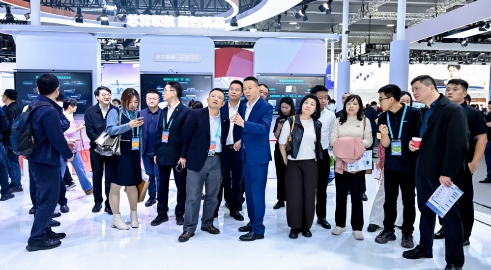 海光信息携全栈方案亮相中国电信2025数智科技生态大会